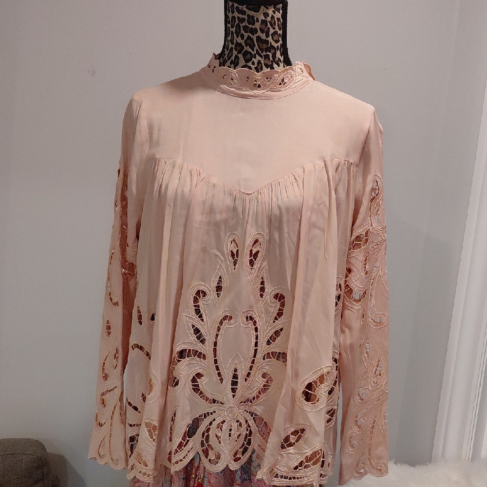 Chic Lace Women's Blouse in Peach